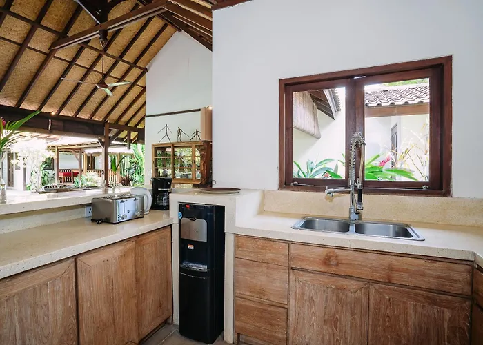 Cira - 5br Spacious Private With Pool In *