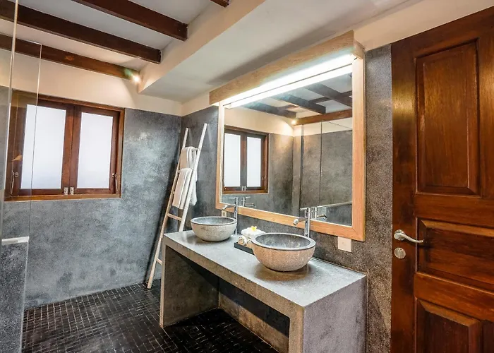 Вилла Cira - 5br Spacious Private With Pool In