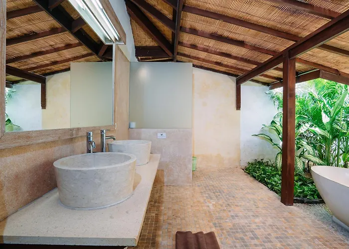 Cira - 5br Spacious Private With Pool In *